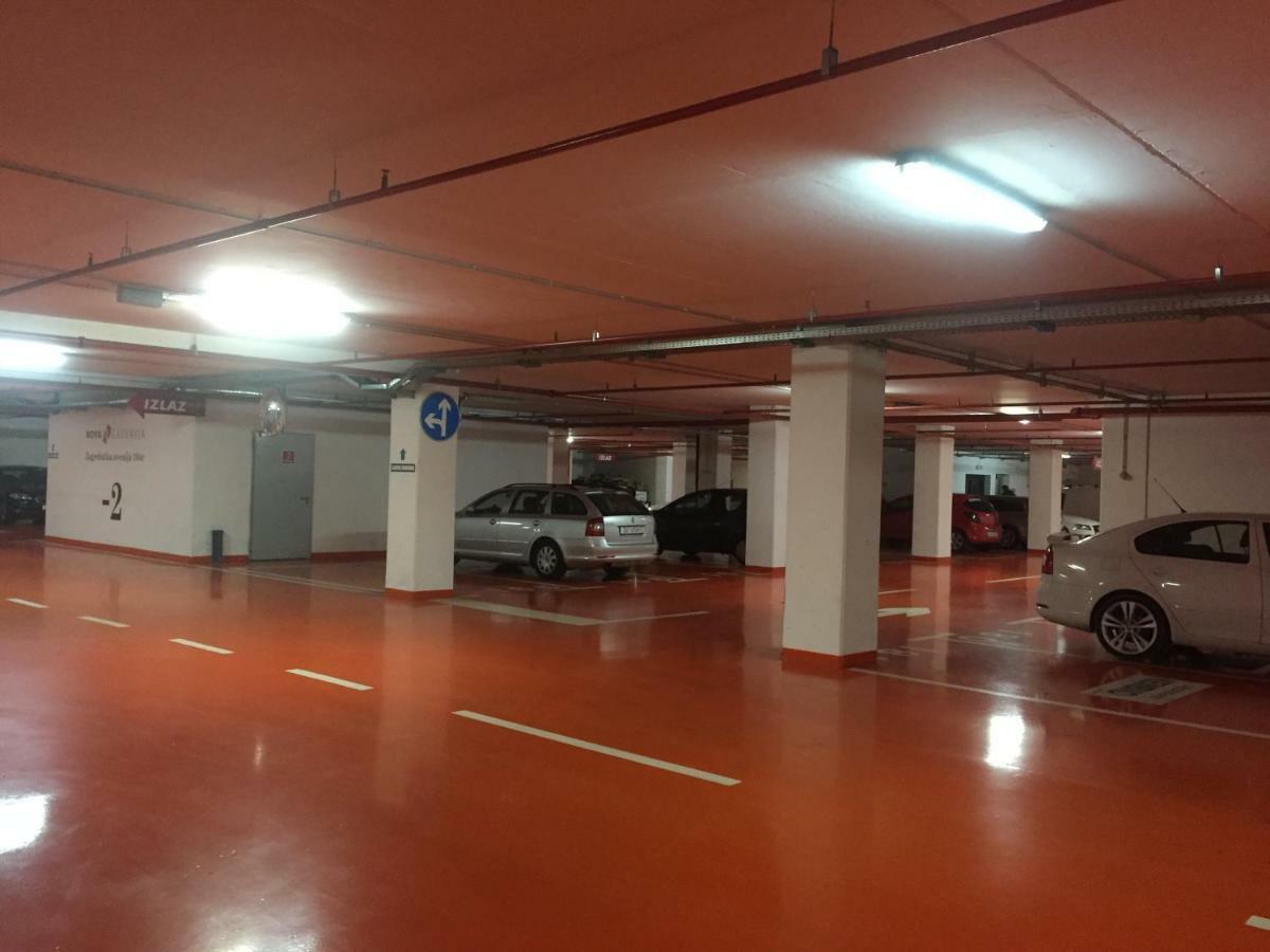 Nova Galerija Studio App Bella,Lara,Katy - Parking In Garage Zágráb Kültér fotó